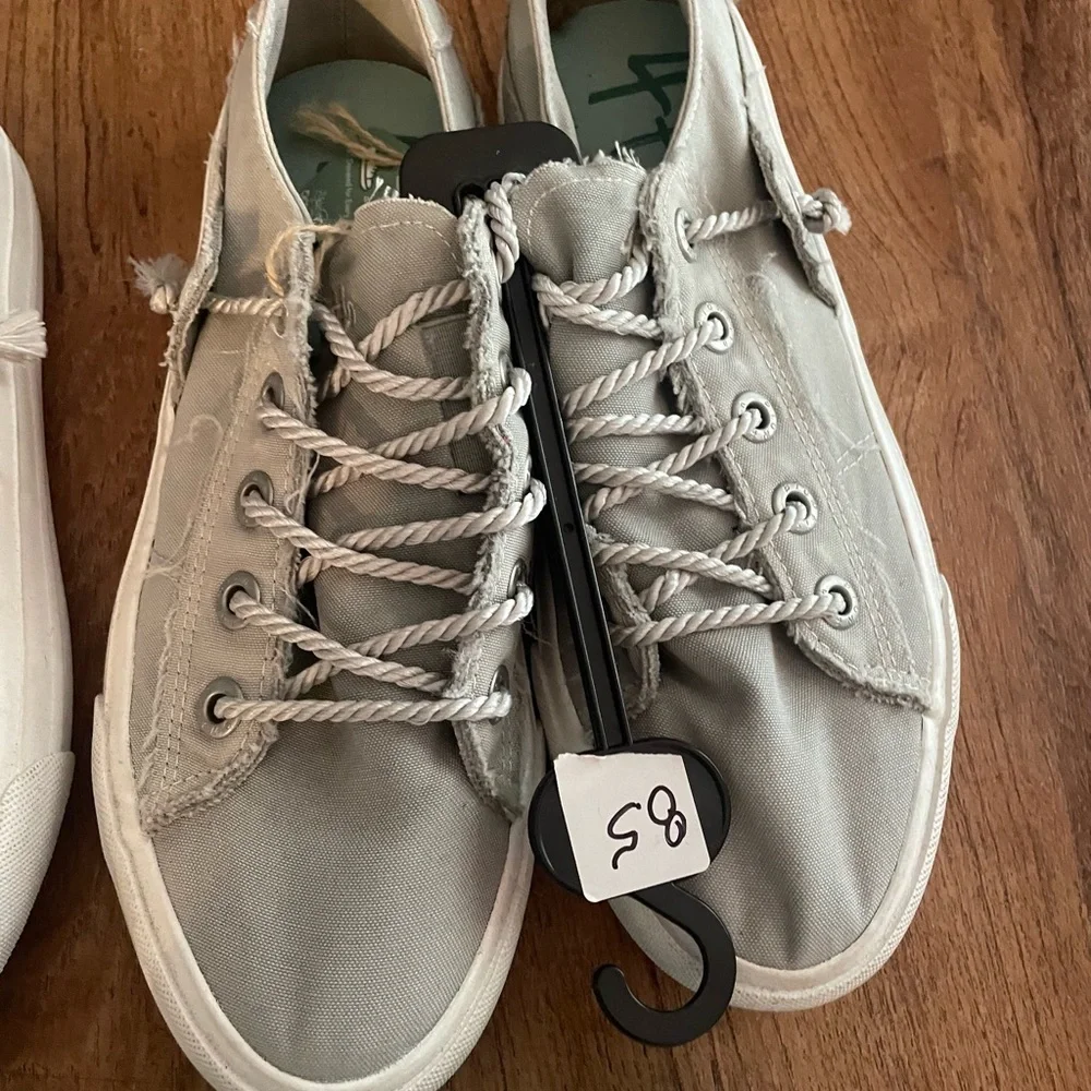 NEW Blowfish Malibu 4 Earth casual sneakers white or gray price is each pair - Picture 3 of 6